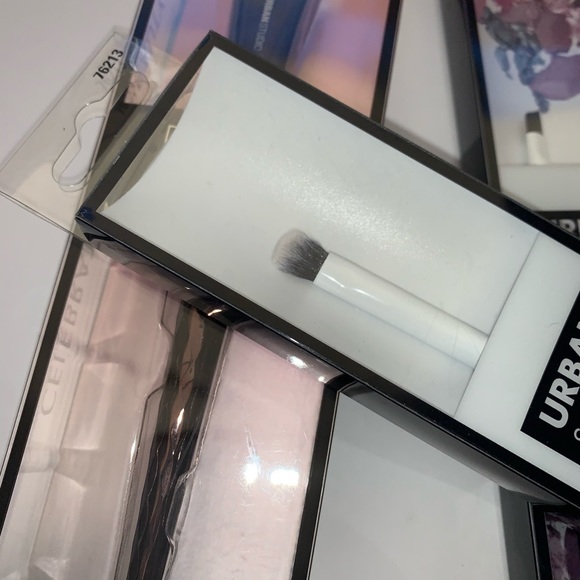 3 pcs -URBAN STUDIO by CALA makeup brush - Picture 3 of 5
